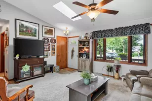 513 Polaris St, West Bend, WI 53095 - Photo 7