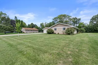 13728 W Honey Ln, New Berlin, WI 53151 - Photo 45