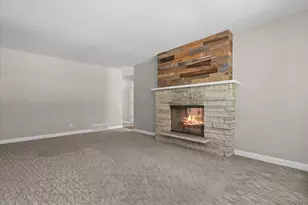 13728 W Honey Ln, New Berlin, WI 53151 - Photo 15