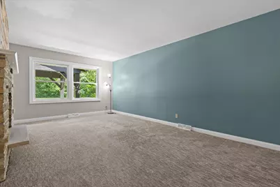 13728 W Honey Ln, New Berlin, WI 53151 - Photo 17