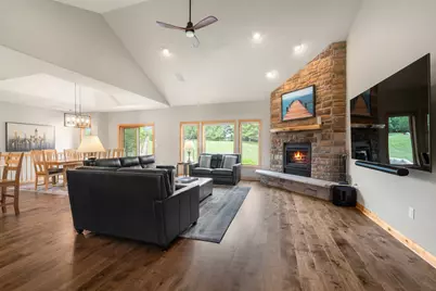 13445 N Laurel Ln, Mequon, WI 53097 - Photo 5