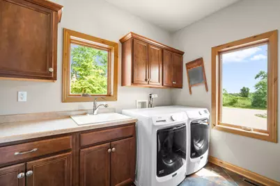 13445 N Laurel Ln, Mequon, WI 53097 - Photo 17