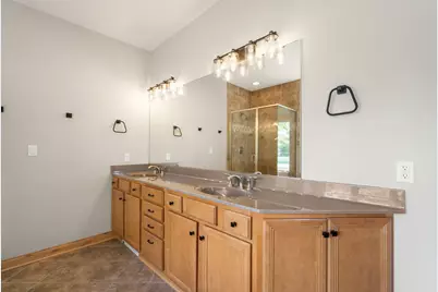 13445 N Laurel Ln, Mequon, WI 53097 - Photo 23