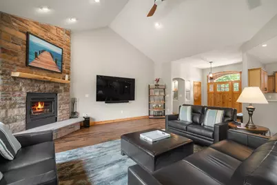 13445 N Laurel Ln, Mequon, WI 53097 - Photo 7