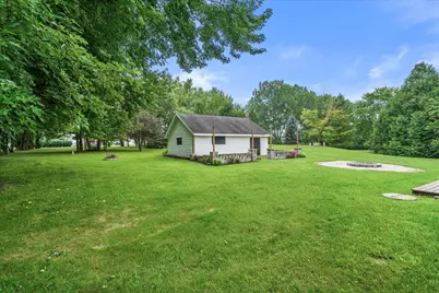 1013  Fairfield Ln, Farmington, WI 53090 - Photo 5