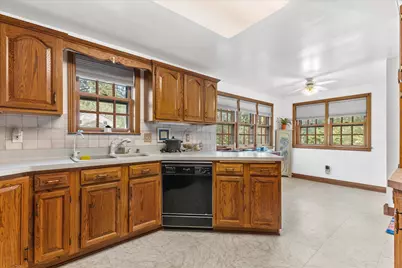 1636 S Triangle Ave, New Berlin, WI 53151 - Photo 7
