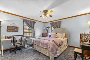 1636 S Triangle Ave, New Berlin, WI 53151 - Photo 13