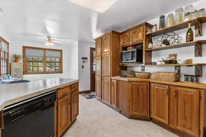 1636 S Triangle Ave, New Berlin, WI 53151 - Photo 9
