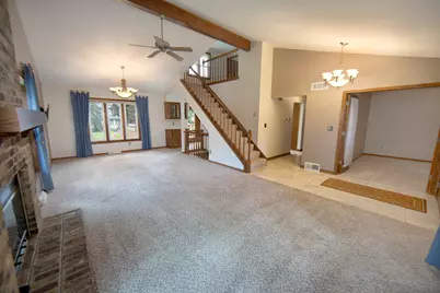 5360 S Cambridge Ln, Greenfield, WI 53221 - Photo 5