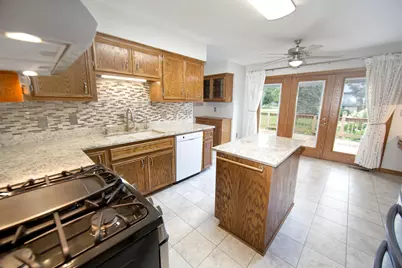 5360 S Cambridge Ln, Greenfield, WI 53221 - Photo 11
