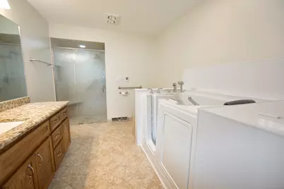 5360 S Cambridge Ln, Greenfield, WI 53221 - Photo 17