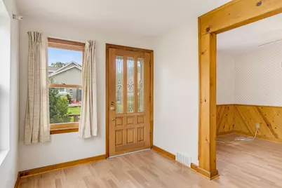 W347N5213  Elm Ave, Lac La Belle, WI 53069 - Photo 9