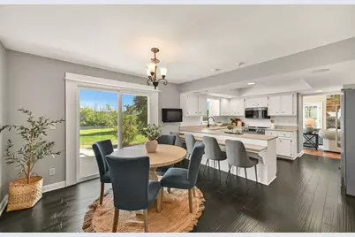 2626 W Ranch Rd, Mequon, WI 53092 - Photo 9