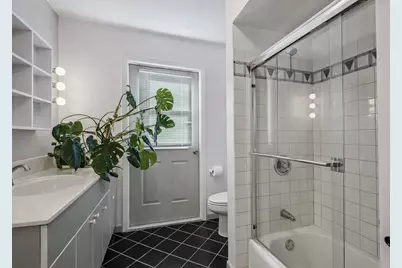 1679 N Cass St #1681, Milwaukee, WI 53202 - Photo 13