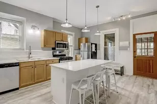 1679 N Cass St, Milwaukee, WI 53202 - Photo 7