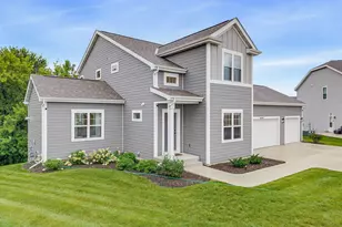N56W24051 Daisy Ct, Sussex, WI 53089 - Photo 1
