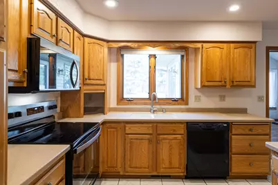 524  10th Ave, Onalaska, WI 54650 - Photo 9