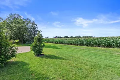 N66W15406  Raven Way Dr, Menomonee Falls, WI 53051 - Photo 31