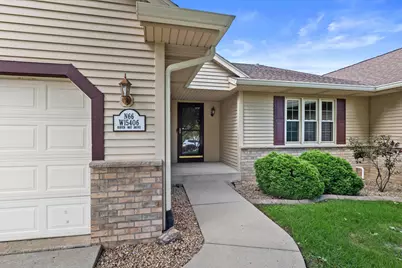 N66W15406  Raven Way Dr, Menomonee Falls, WI 53051 - Photo 3