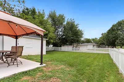2011  Highland Ave, Waukesha, WI 53186 - Photo 19