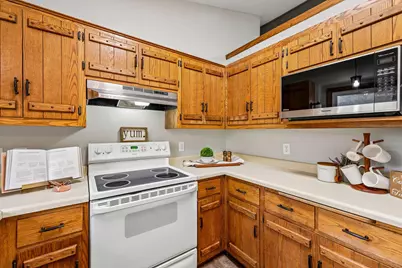 W163N10528  Ridgeview Ln, Germantown, WI 53022 - Photo 19