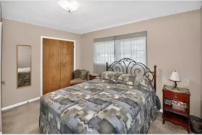 11605 W Mount Vernon Ave, Wauwatosa, WI 53226 - Photo 13