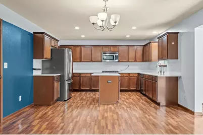 2305  Rustic Woods Ct, Waukesha, WI 53188 - Photo 3