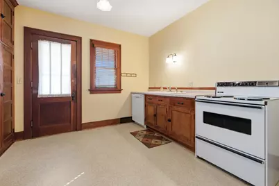 564  7th St, Winona, MN 55987 - Photo 13