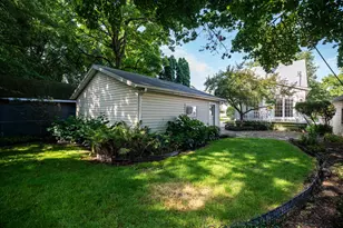 827 Oakland Ave, Waukesha, WI 53186 - Photo 45