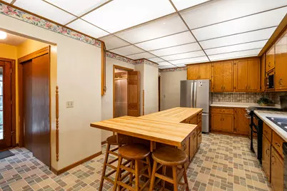 827  Oakland Ave, Waukesha, WI 53186 - Photo 11