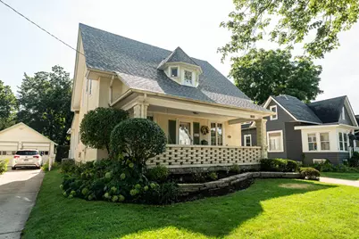 827  Oakland Ave, Waukesha, WI 53186 - Photo 1