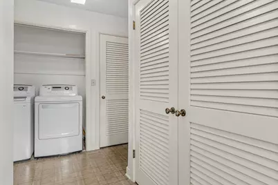 1520 W Manor Ln, River Hills, WI 53217 - Photo 41