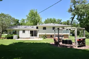 12475 Elmhurst Pkwy, Elm Grove, WI 53122 - Photo 27
