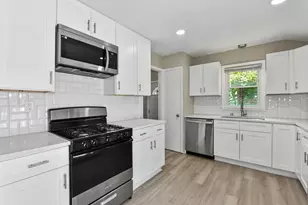 6715 N 78th St, Milwaukee, WI 53223 - Photo 9