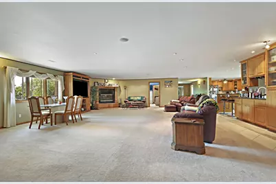 740 S Cosgwell Dr, Silver Lake, WI 53170 - Photo 9