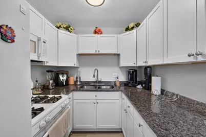 1421 W Edgerton Ave #R, Milwaukee, WI 53221 - Photo 7