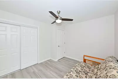 532  Schroeder Ave, Delavan, WI 53115 - Photo 9