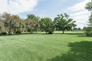 1605 Country Club Ln, Watertown, WI 53098 - Photo 5
