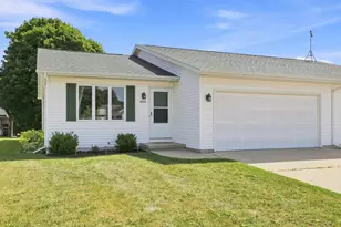 2033 Kellner St, Manitowoc, WI 54220 - Photo 1