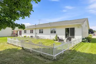 2033 Kellner St, Manitowoc, WI 54220 - Photo 7