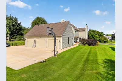 S78W20363  Pasadena Dr, Muskego, WI 53150 - Photo 5