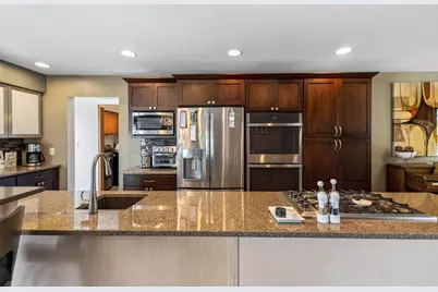 S78W20363  Pasadena Dr, Muskego, WI 53150 - Photo 31