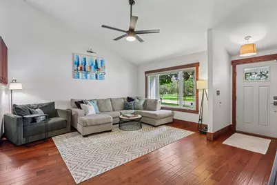 9916 W Grantosa Dr, Wauwatosa, WI 53222 - Photo 7