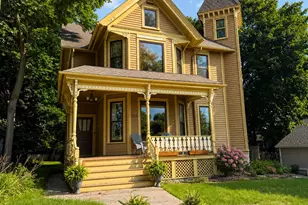 524 Madison St, Waukesha, WI 53188 - Photo 1
