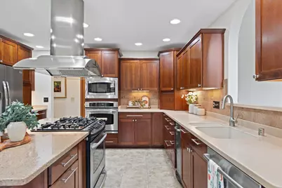 8821  Shadowood Trl, Racine, WI 53406 - Photo 7