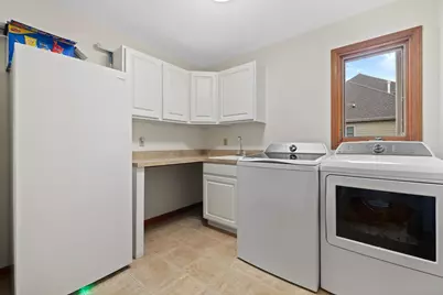8821  Shadowood Trl, Racine, WI 53406 - Photo 21