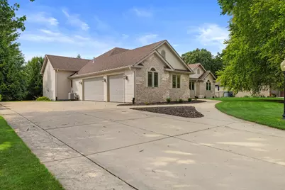 8821  Shadowood Trl, Racine, WI 53406 - Photo 33