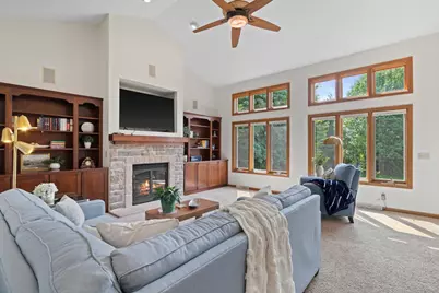8821  Shadowood Trl, Racine, WI 53406 - Photo 11