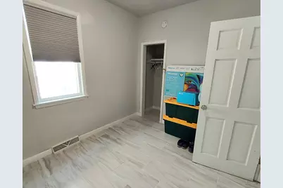 2334 S 19th St, Milwaukee, WI 53215 - Photo 9