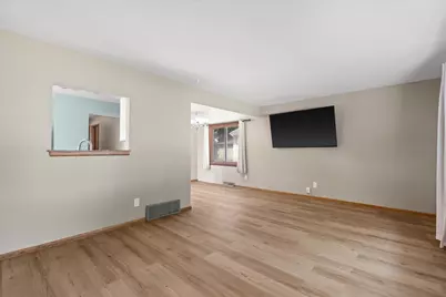 237 N 113th St, Wauwatosa, WI 53226 - Photo 5